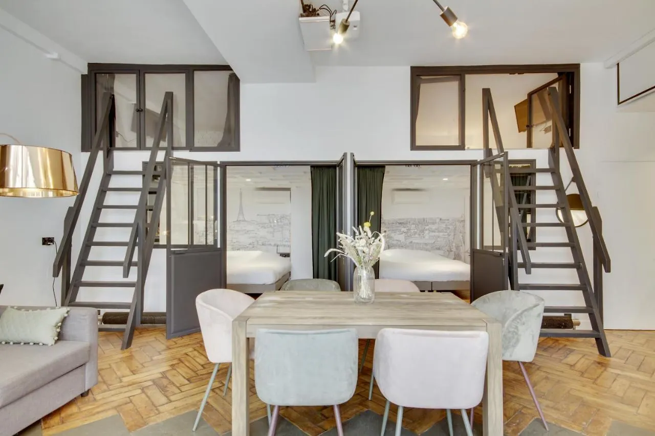 Appartement Chez Colette Canal St Martin Parijs
