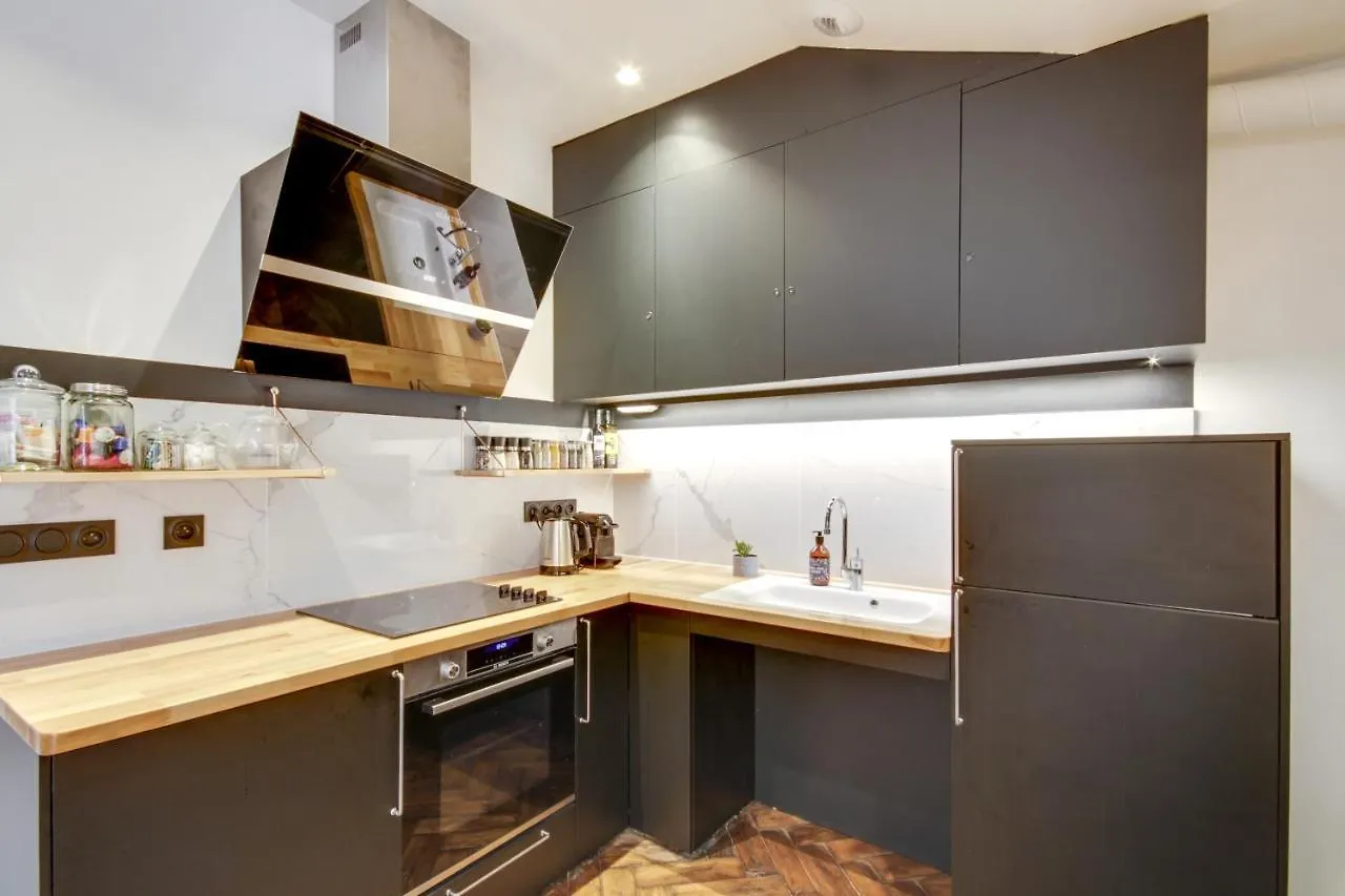 Apartament Chez Colette Canal St Martin *