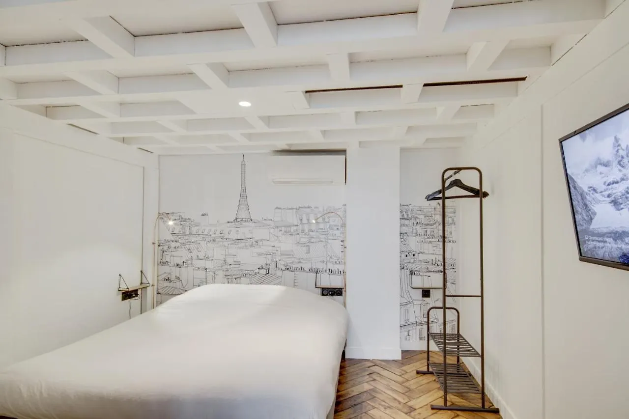 Chez Colette Canal St Martin * Παρίσι