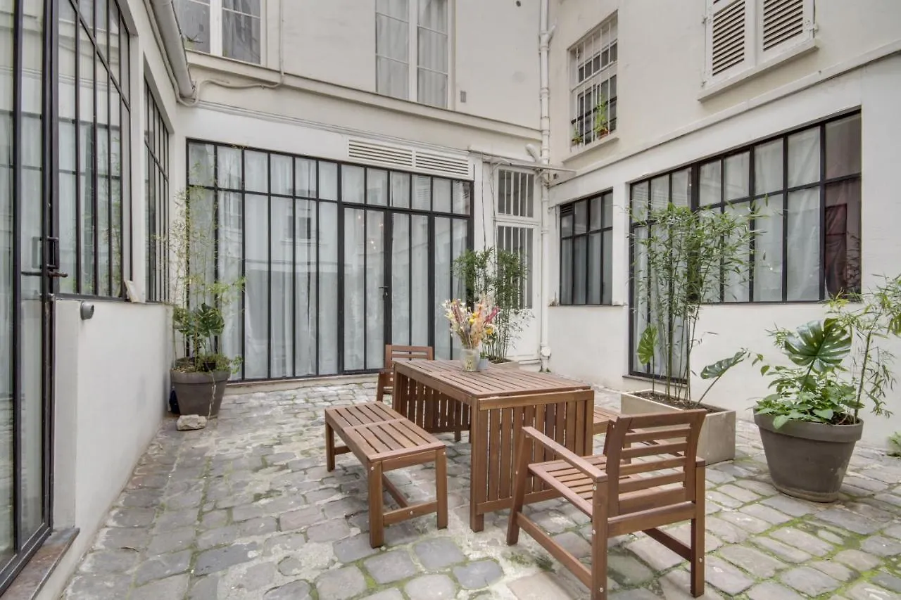 Chez Colette Canal St Martin Apartament